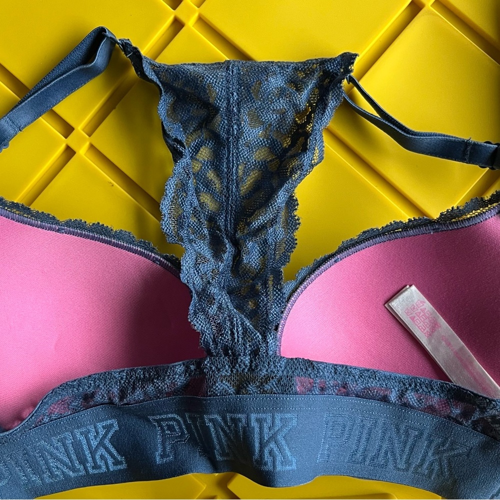 Victoria’s Secret Bra Lot - Picture 2 of 4